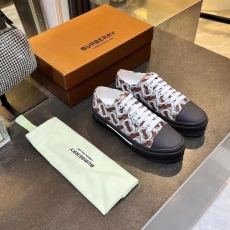 Burberry Low Shoes